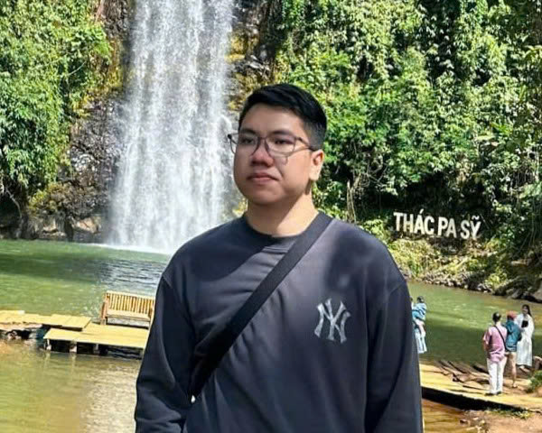 Student Hoàng Việt